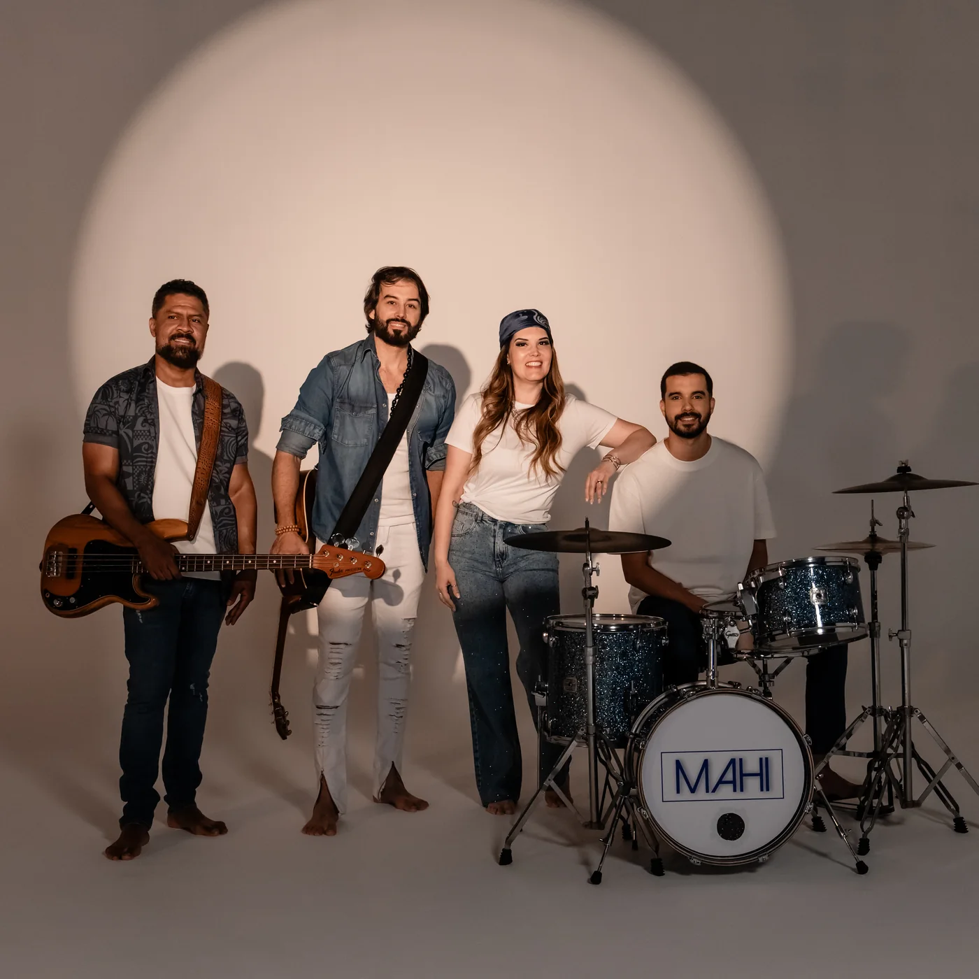 Os quatro integrantes da Banda MAHI