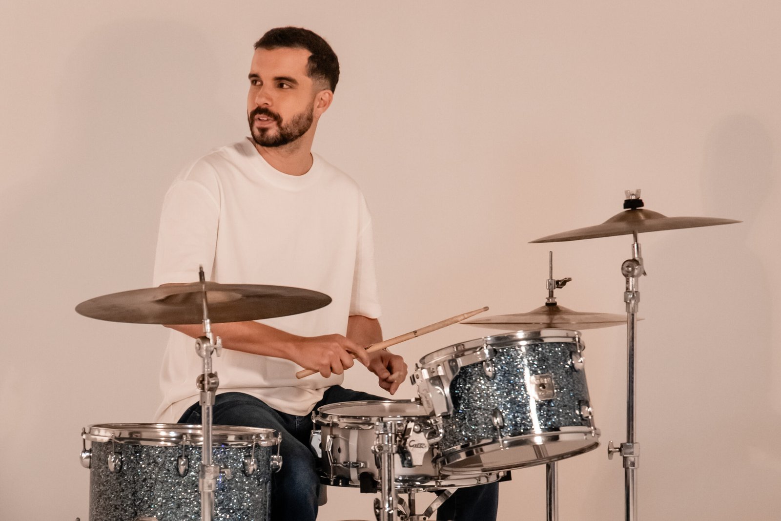 John Lemos, baterista da MAHI