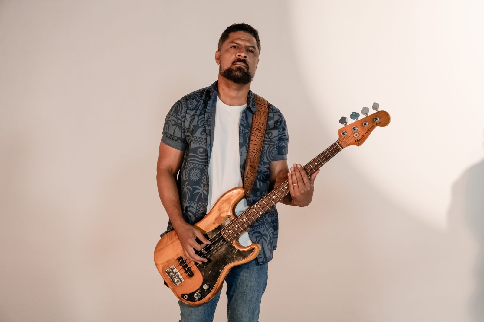 Well Graziane, baixista da Banda MAHI